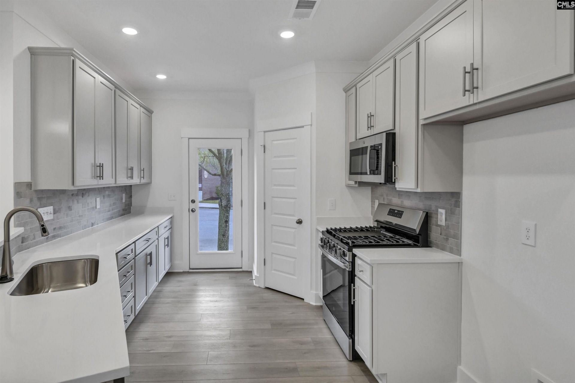 500 Adelaide Court Photo 13