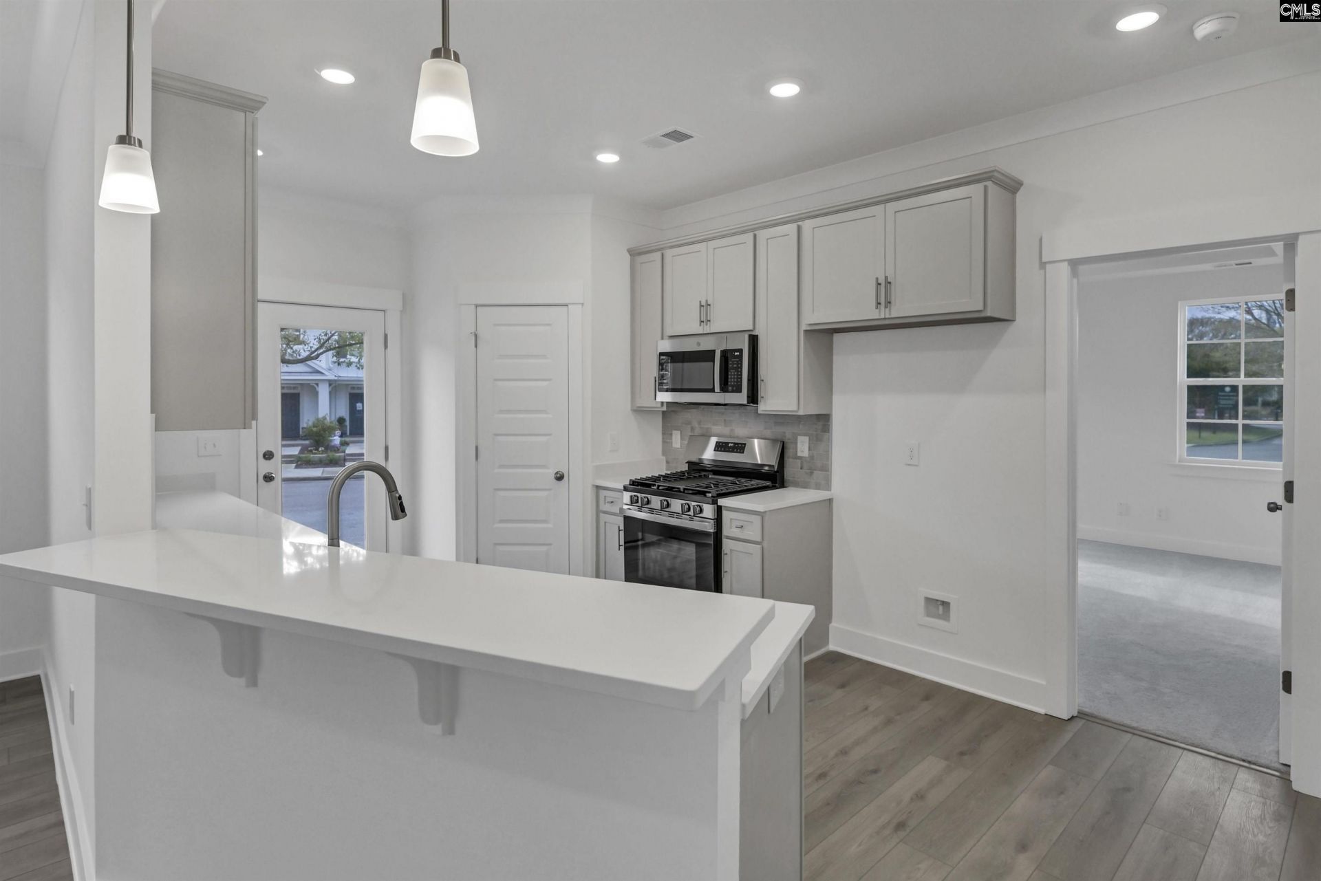 500 Adelaide Court Photo 15