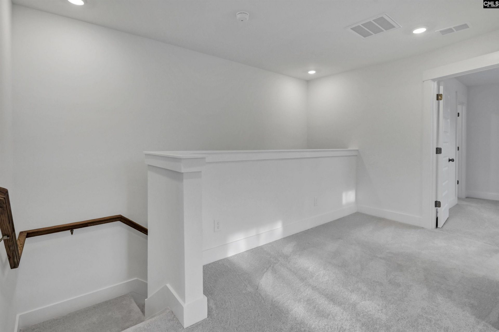 500 Adelaide Court Photo 28