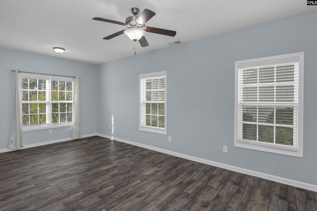 313 Castleburg Lane Photo 14