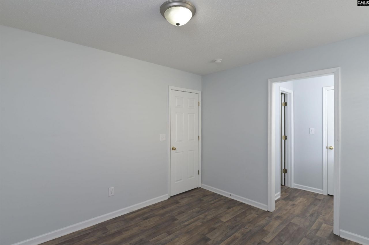 313 Castleburg Lane Photo 35