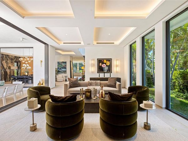 2499 N Meridian Ave , Miami Beach, FL 33140