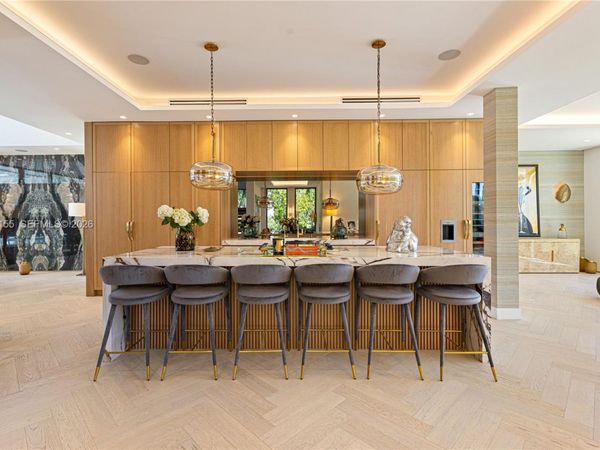 2499 N Meridian Ave , Miami Beach, FL 33140