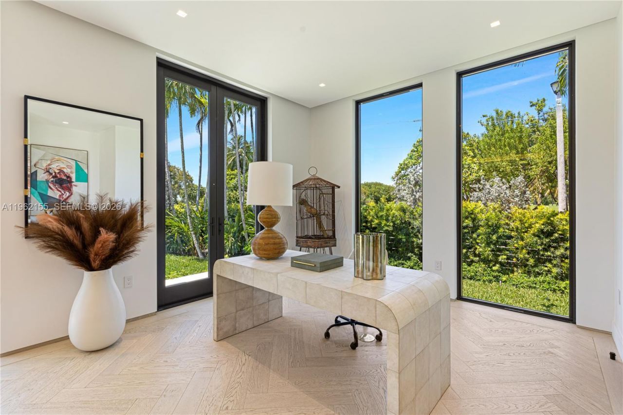 2499 N Meridian Ave , Miami Beach, FL 33140 Photo