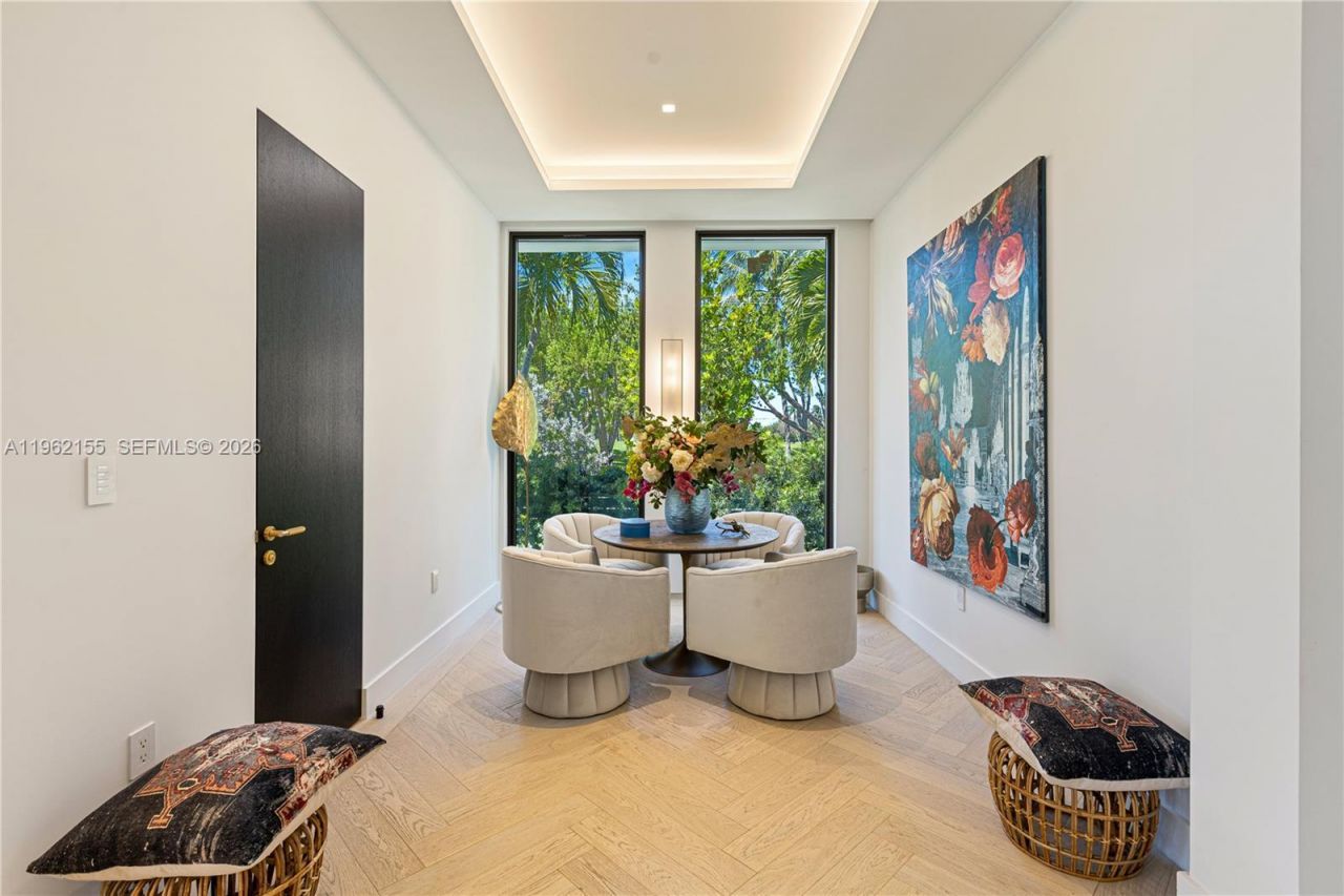 2499 N Meridian Ave , Miami Beach, FL 33140 Photo