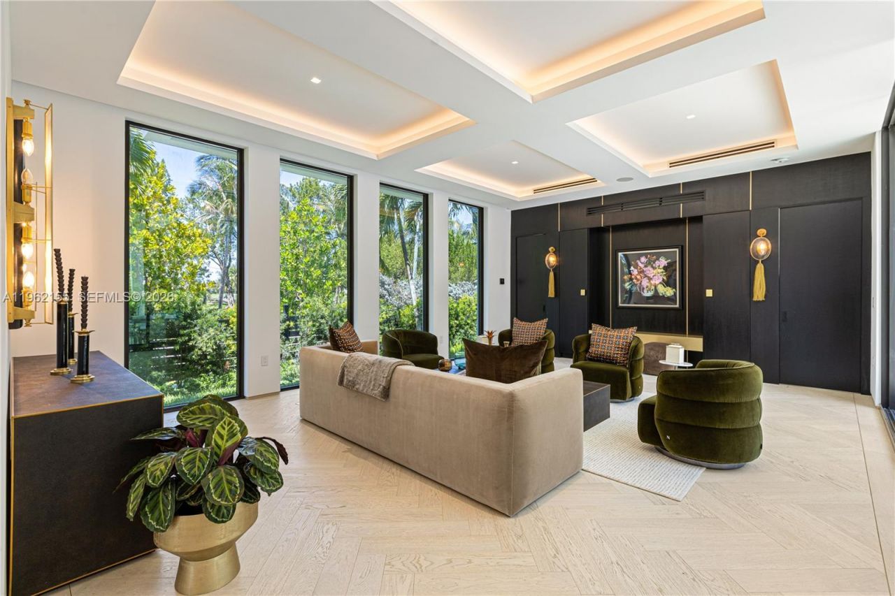 2499 N Meridian Ave , Miami Beach, FL 33140 Photo