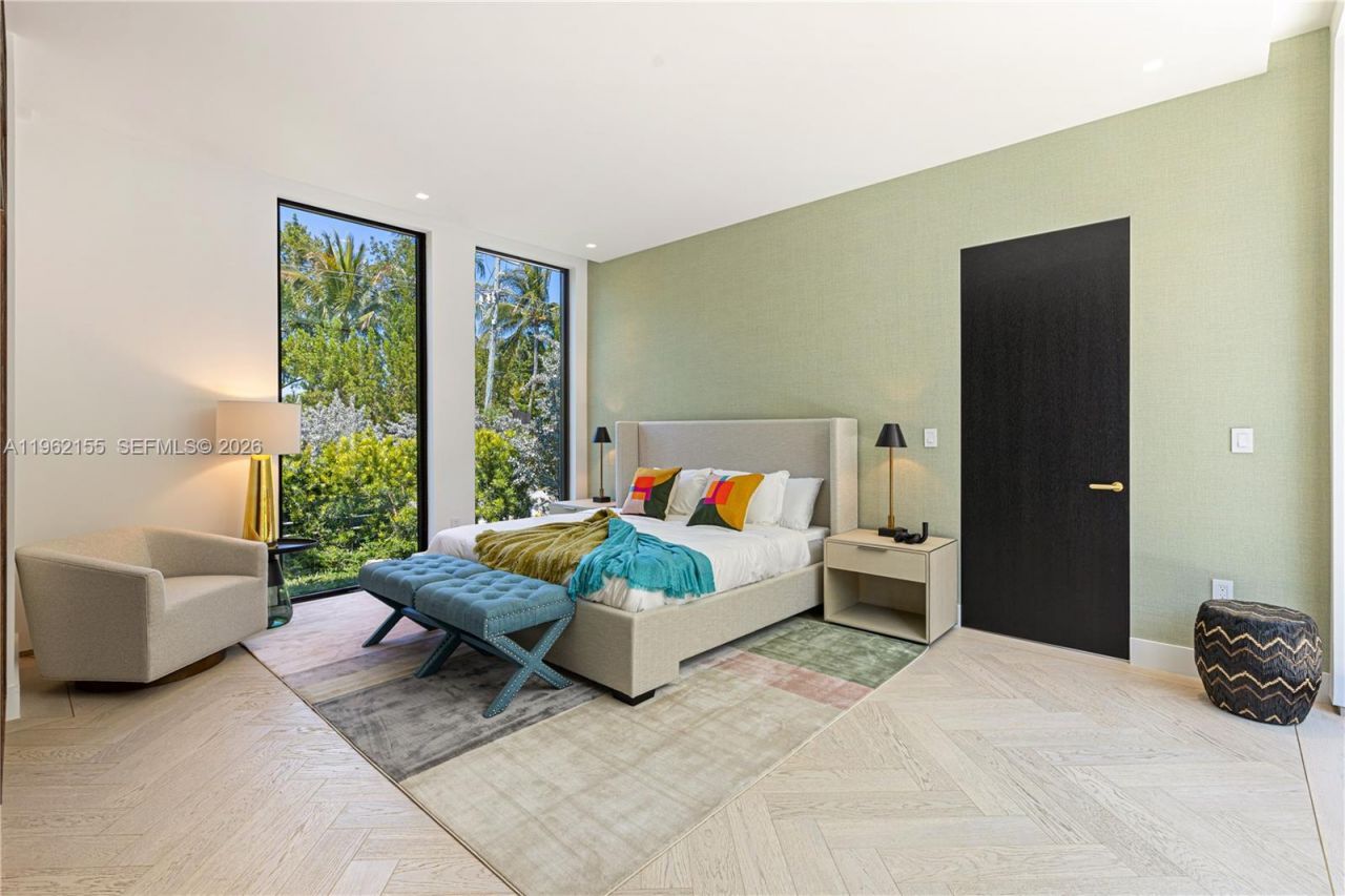 2499 N Meridian Ave , Miami Beach, FL 33140 Photo