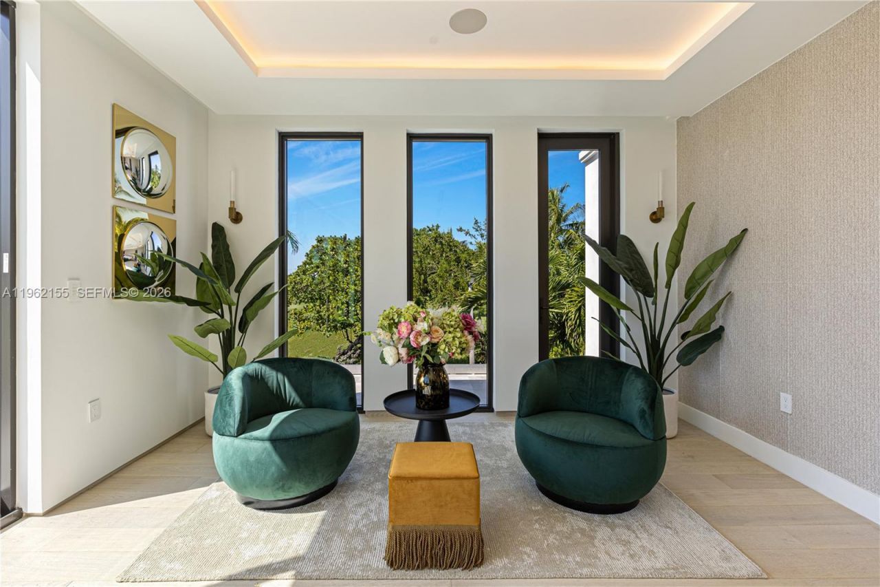 2499 N Meridian Ave , Miami Beach, FL 33140 Photo