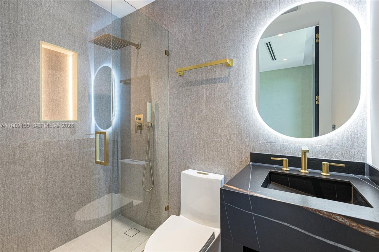 2499 N Meridian Ave , Miami Beach, FL 33140 Photo