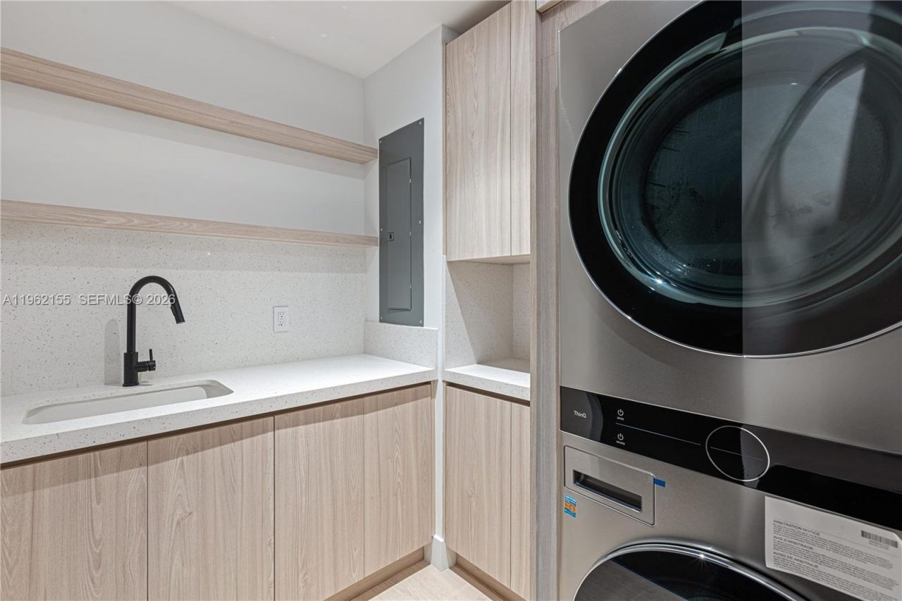 2499 N Meridian Ave , Miami Beach, FL 33140 Photo