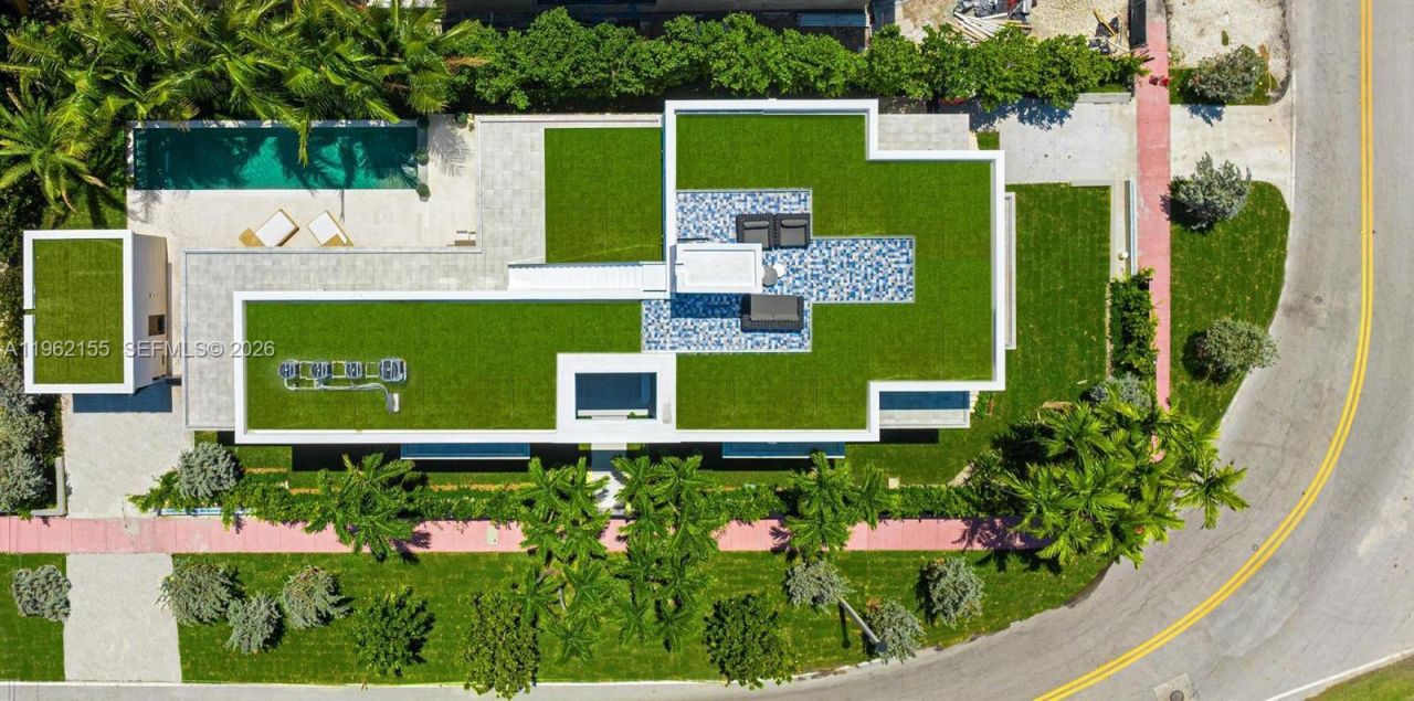 2499 N Meridian Ave , Miami Beach, FL 33140 Photo