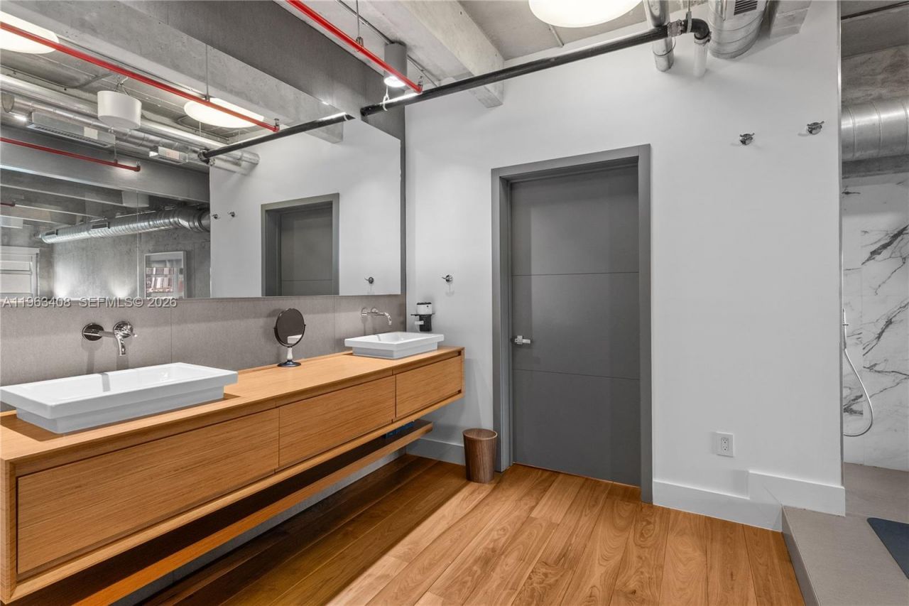 1749 NE Miami Ct, Unit 605, Miami, FL 33132 Photo