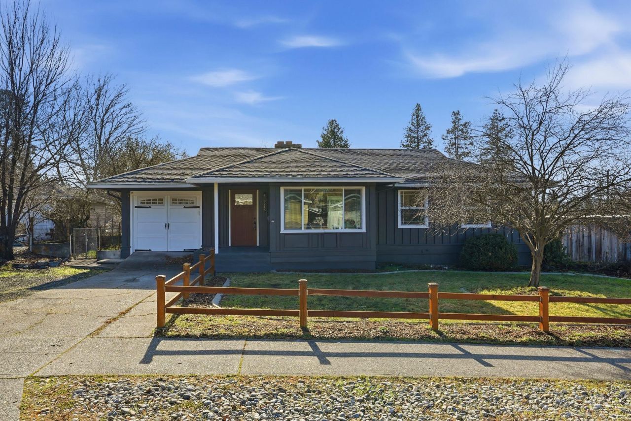 3015 W Heroy Ave, Spokane, WA 99205 Main Photo