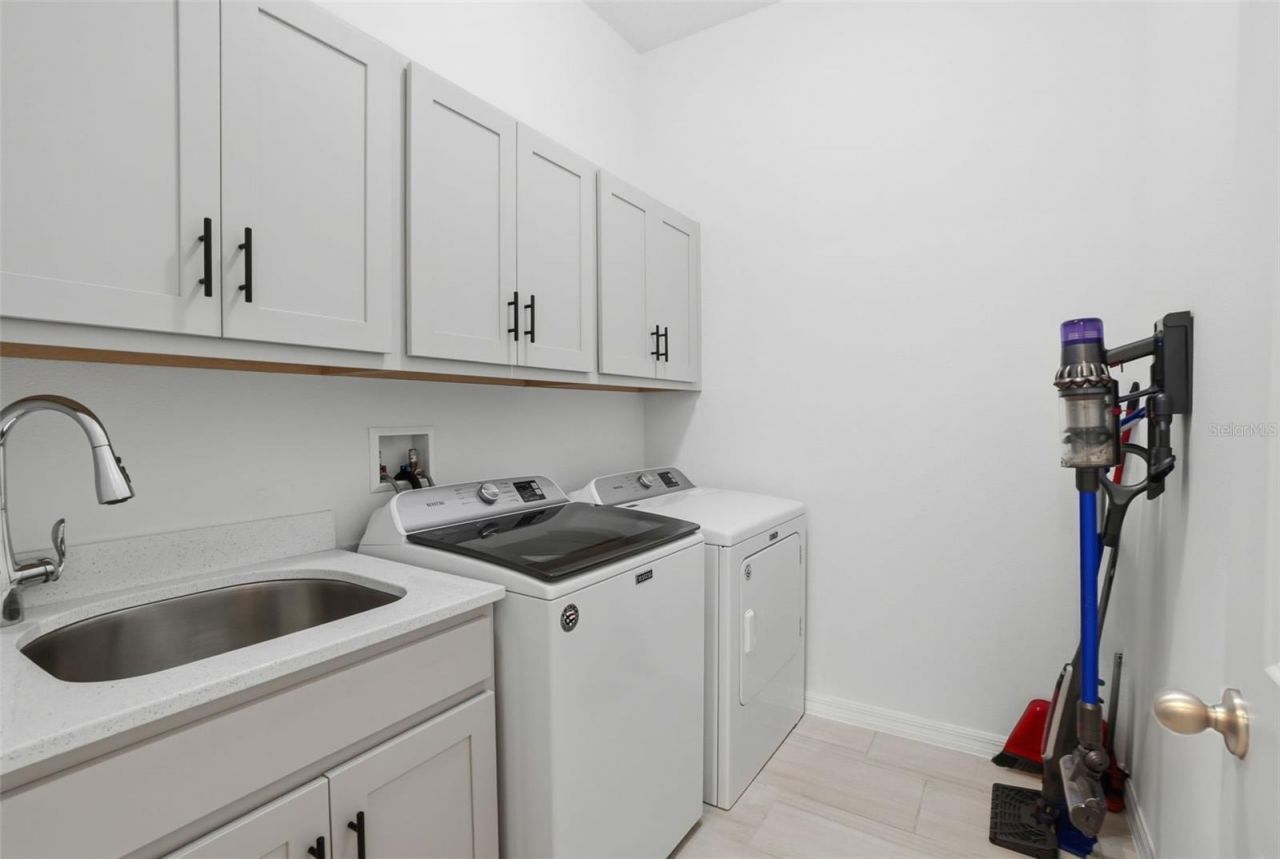 16824 Ridgewood Avenue, Montverde, FL 34756 Photo