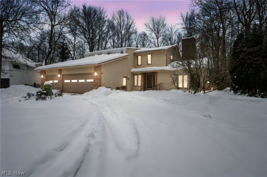 3889 Beechmont Oval, Orange, OH 44122 Main Photo