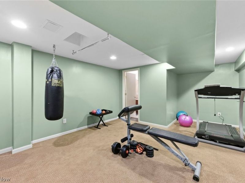 3889 Beechmont Oval, Orange, OH 44122 Photo 24