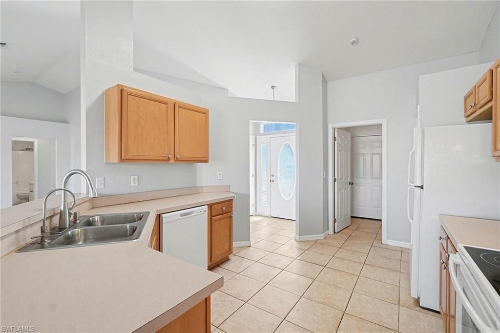 18231 Beauty Berry Ct, Lehigh Acres, FL 33972 Photo