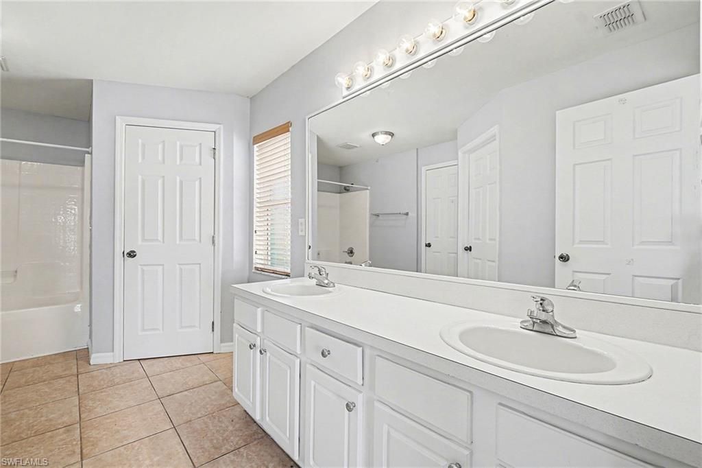18231 Beauty Berry Ct, Lehigh Acres, FL 33972 Photo
