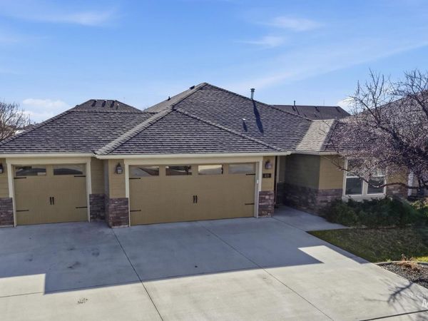 419 W Thornwood St, Nampa, ID 83686