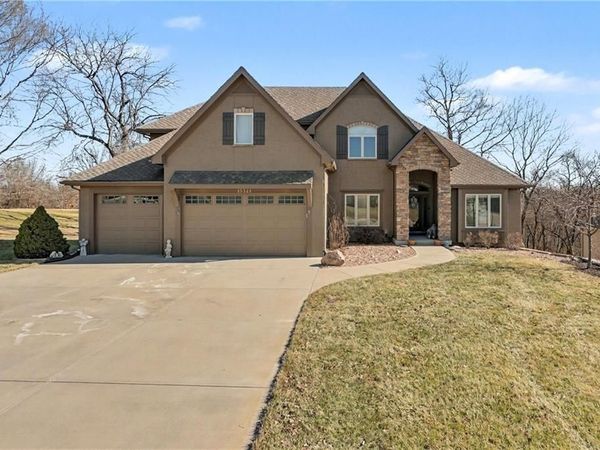 15321 N Bales Road, Smithville, MO 64089