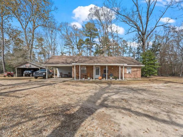 806 Lemon B Rd, Slaughter, LA 70730