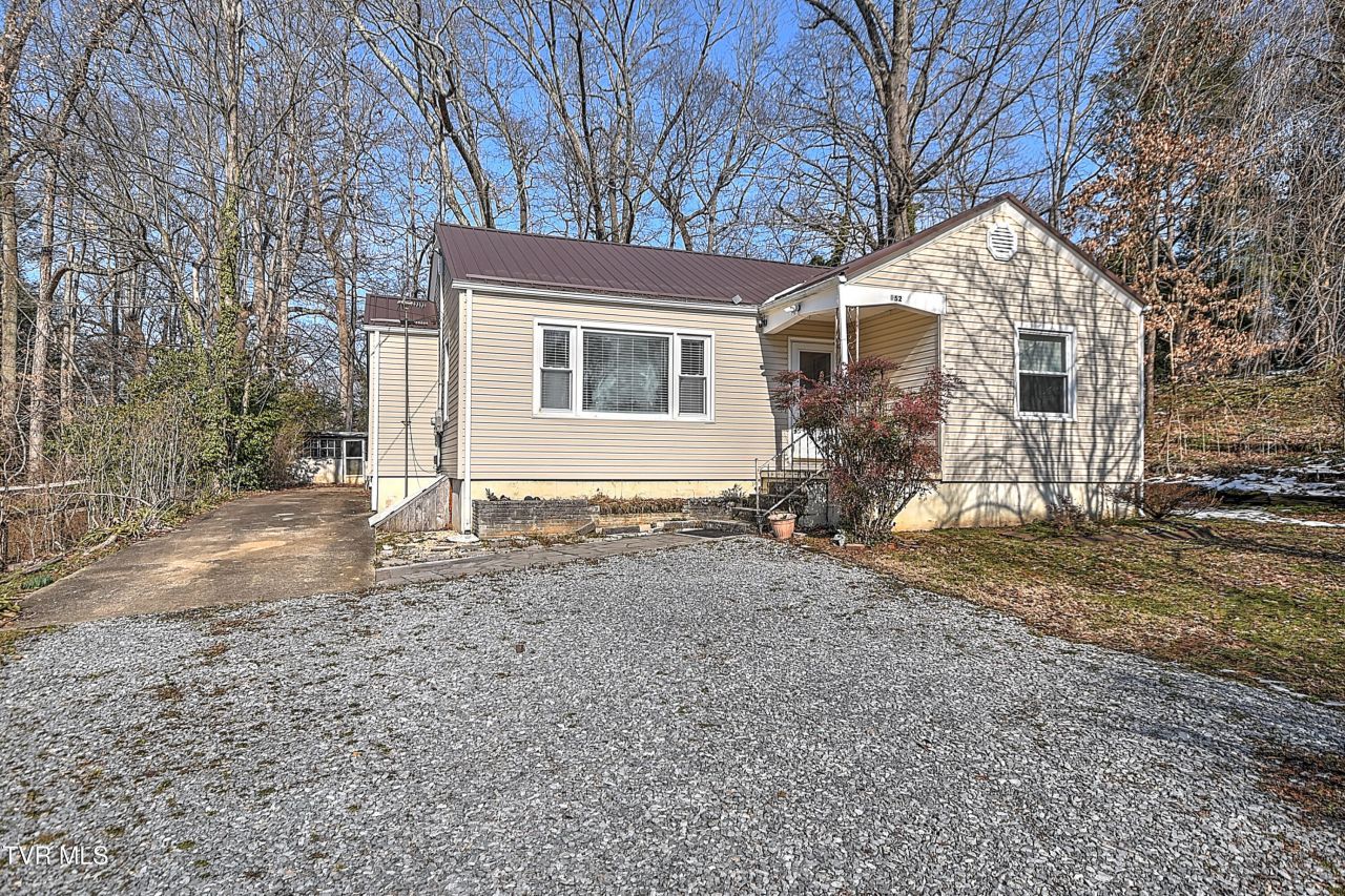 152 Woodland Drive, Johnson City, TN 37601 Main Photo