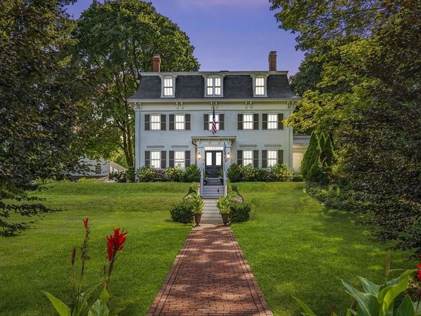 51 High St, Newburyport, MA 01950