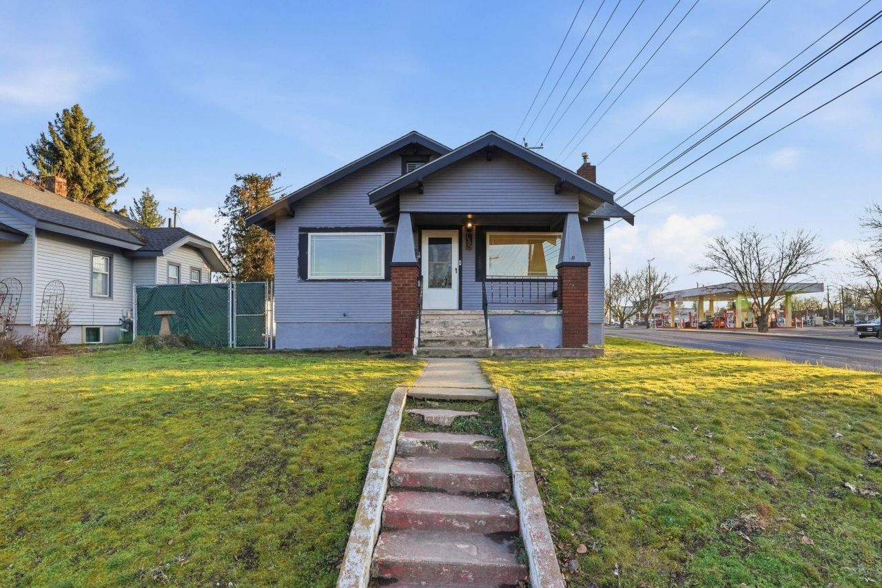 1527 W Jackson Ave, Spokane, WA 99205 Main Photo