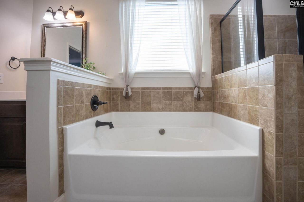 219 Pink Camellia Drive Photo 32