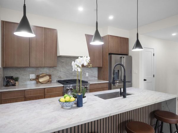 106-108 Bunker Hill St, Unit 1, Boston, MA 02129