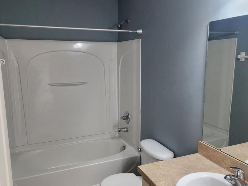 6435 Walnut Fork Drive, Unit 16-643, Westerville, OH 43081 Photo 12