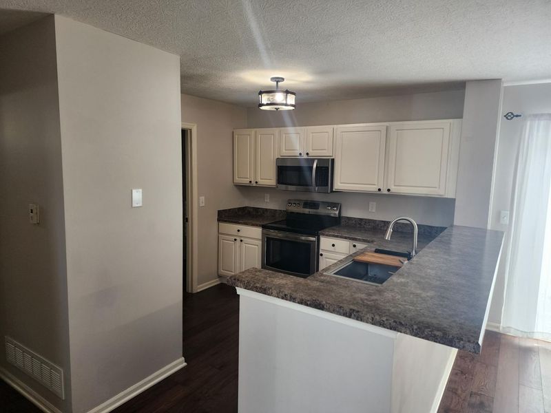 6435 Walnut Fork Drive, Unit 16-643, Westerville, OH 43081 Photo 18