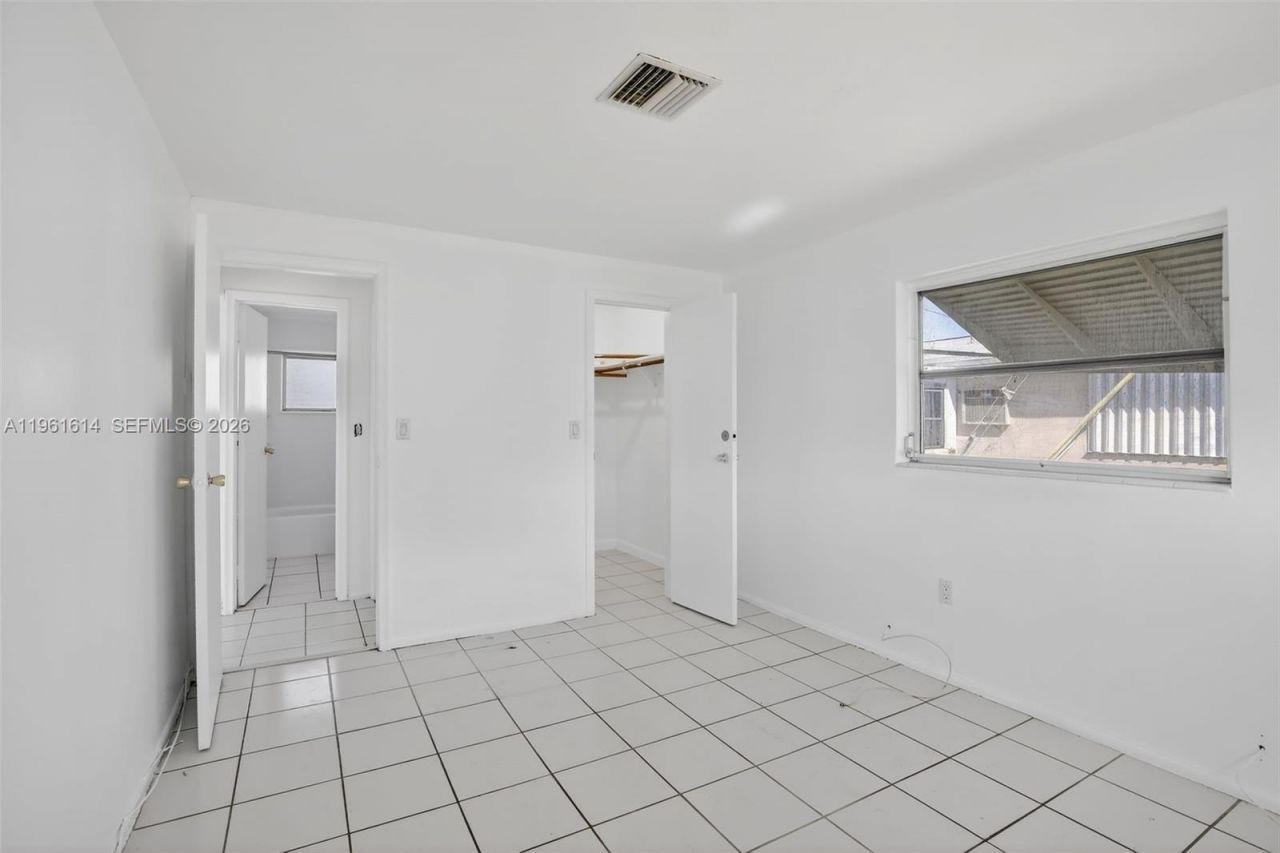 6853 NW 26th Ct, Sunrise, FL 33313 Photo