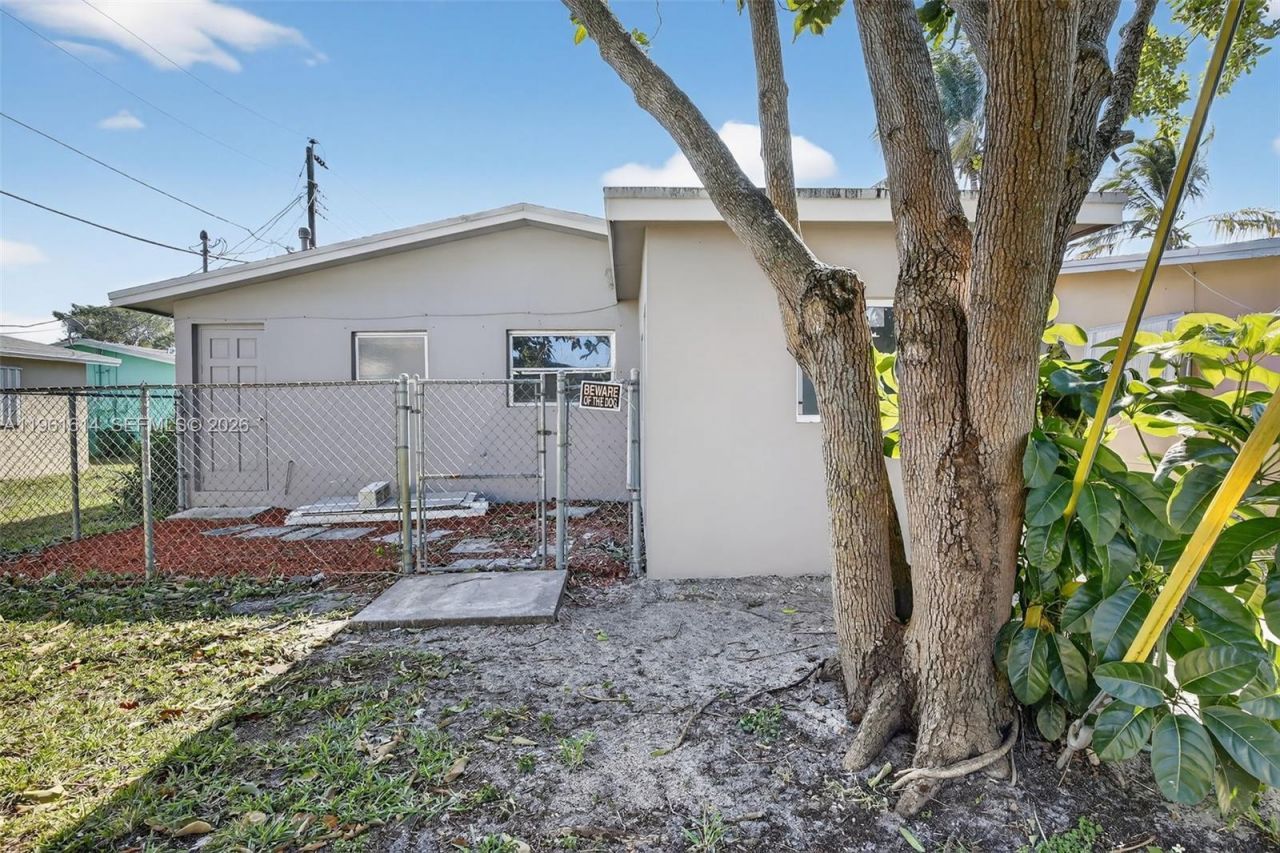 6853 NW 26th Ct, Sunrise, FL 33313 Photo