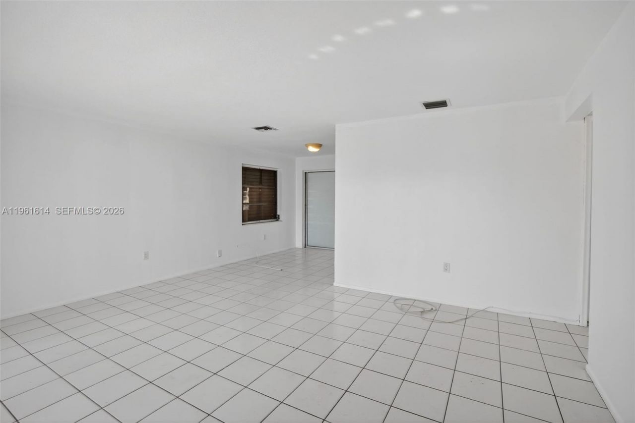 6853 NW 26th Ct, Sunrise, FL 33313 Photo