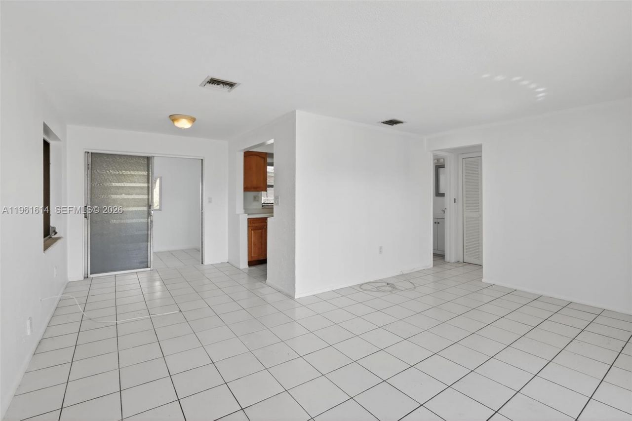 6853 NW 26th Ct, Sunrise, FL 33313 Photo