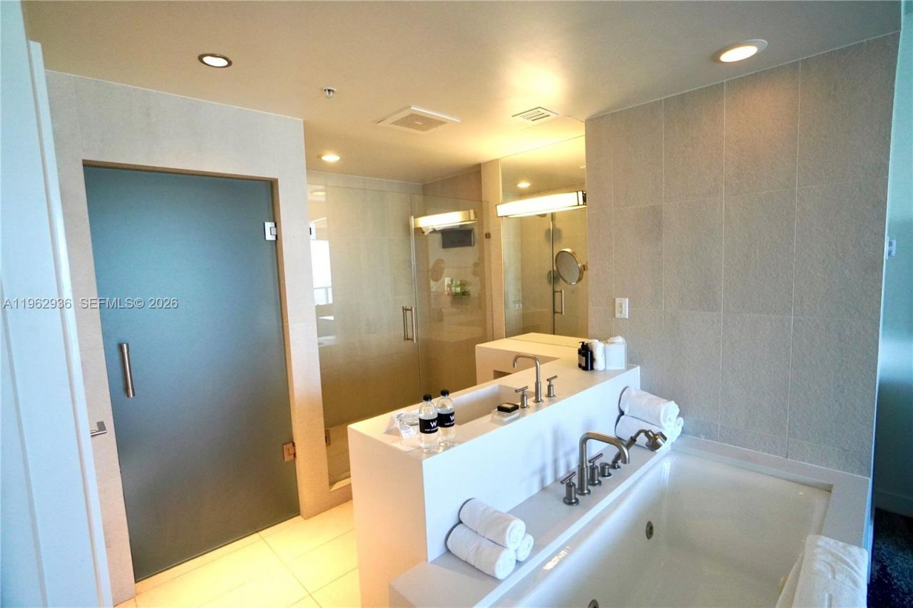 3101 Bayshore Dr, Unit 2202, Fort Lauderdale, FL 33304 Photo
