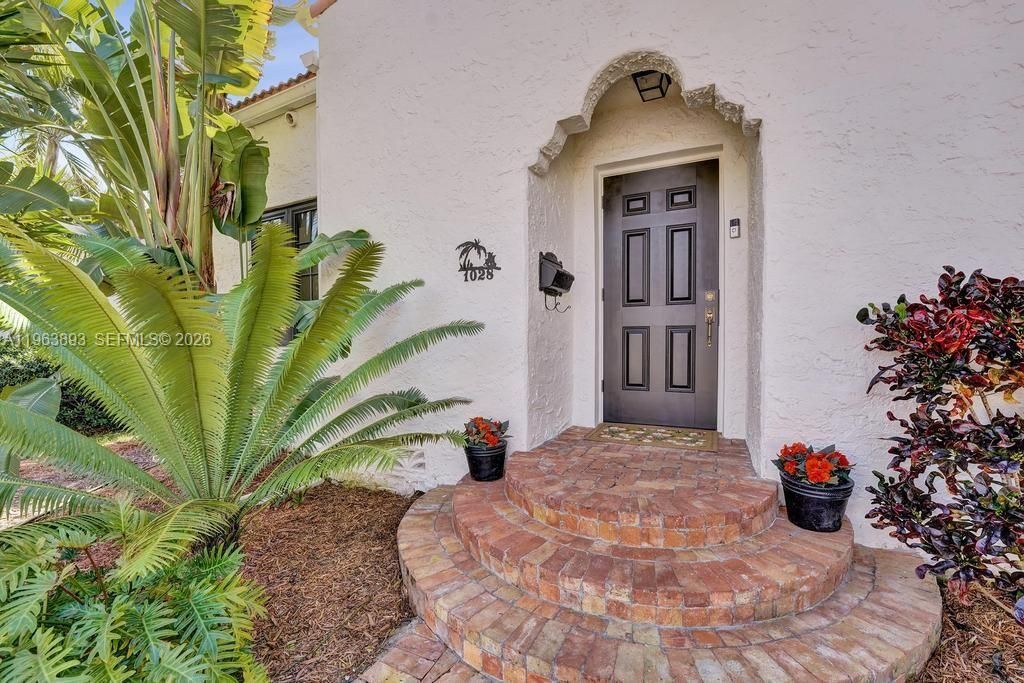 1028 Tyler St, Hollywood, FL 33019 Photo