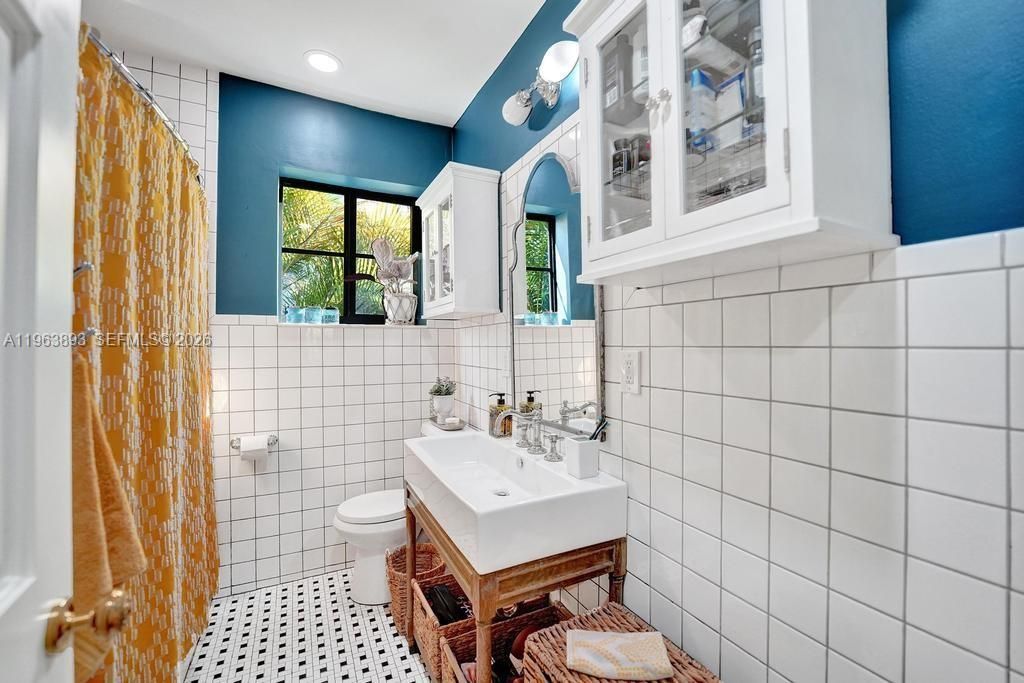 1028 Tyler St, Hollywood, FL 33019 Photo