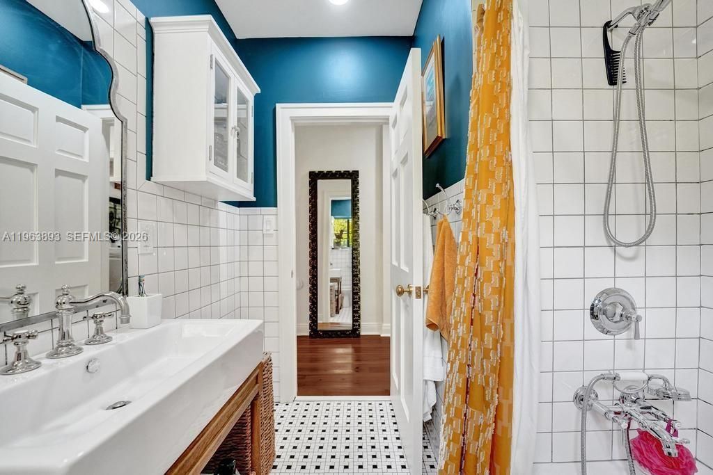 1028 Tyler St, Hollywood, FL 33019 Photo