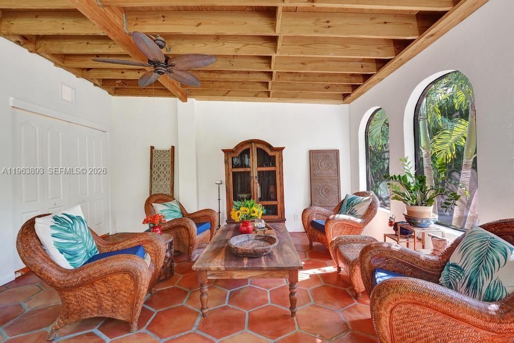 1028 Tyler St, Hollywood, FL 33019 Photo