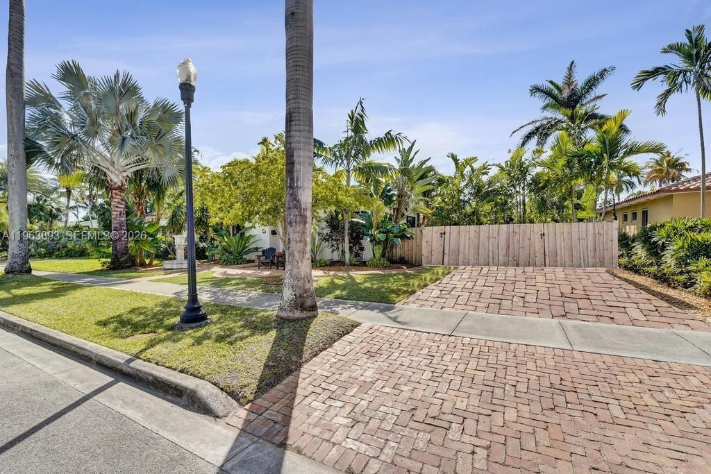 1028 Tyler St, Hollywood, FL 33019 Photo