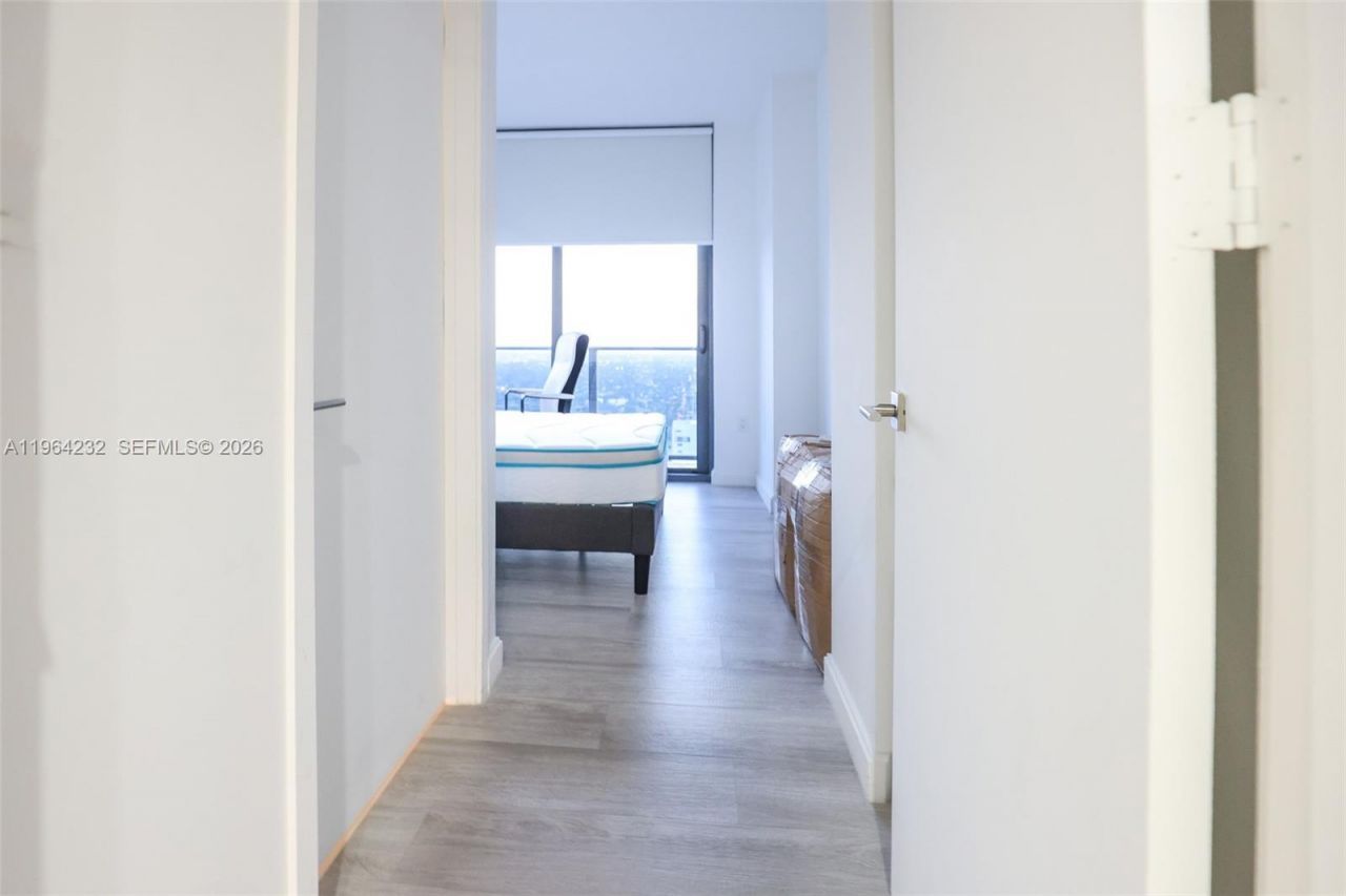 55 SW 9th St, Unit 3906, Miami, FL 33130 Photo