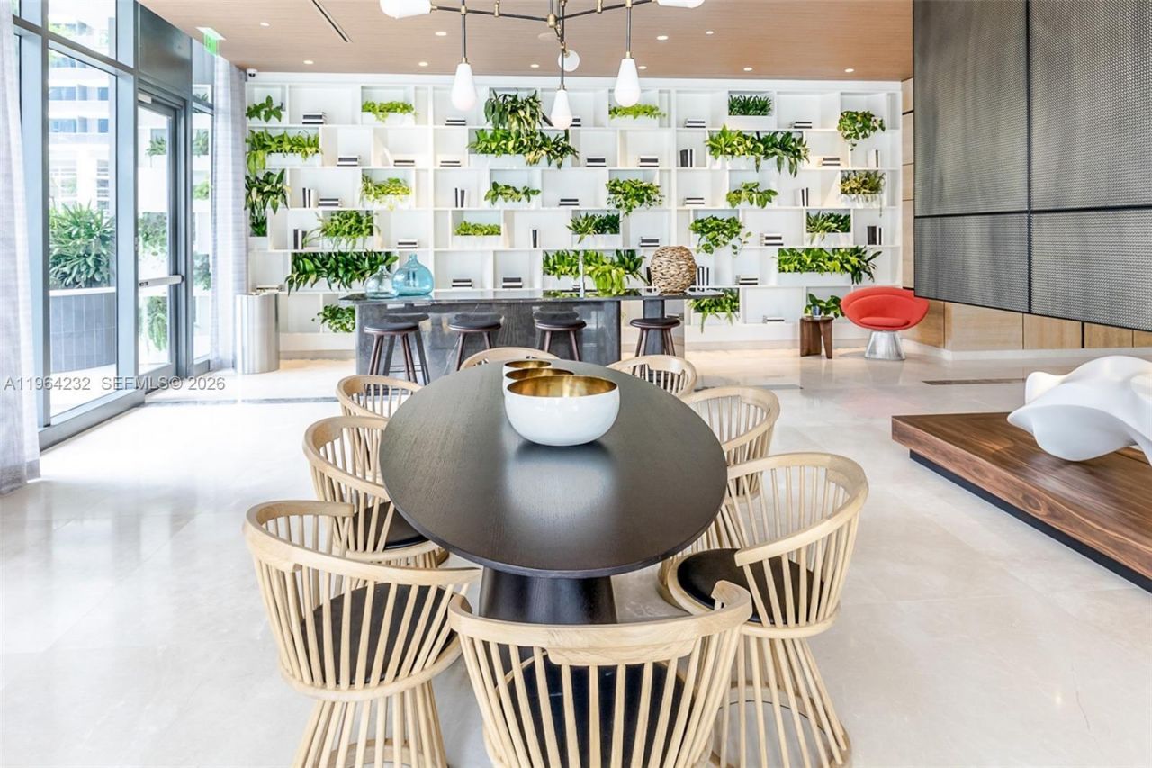 55 SW 9th St, Unit 3906, Miami, FL 33130 Photo