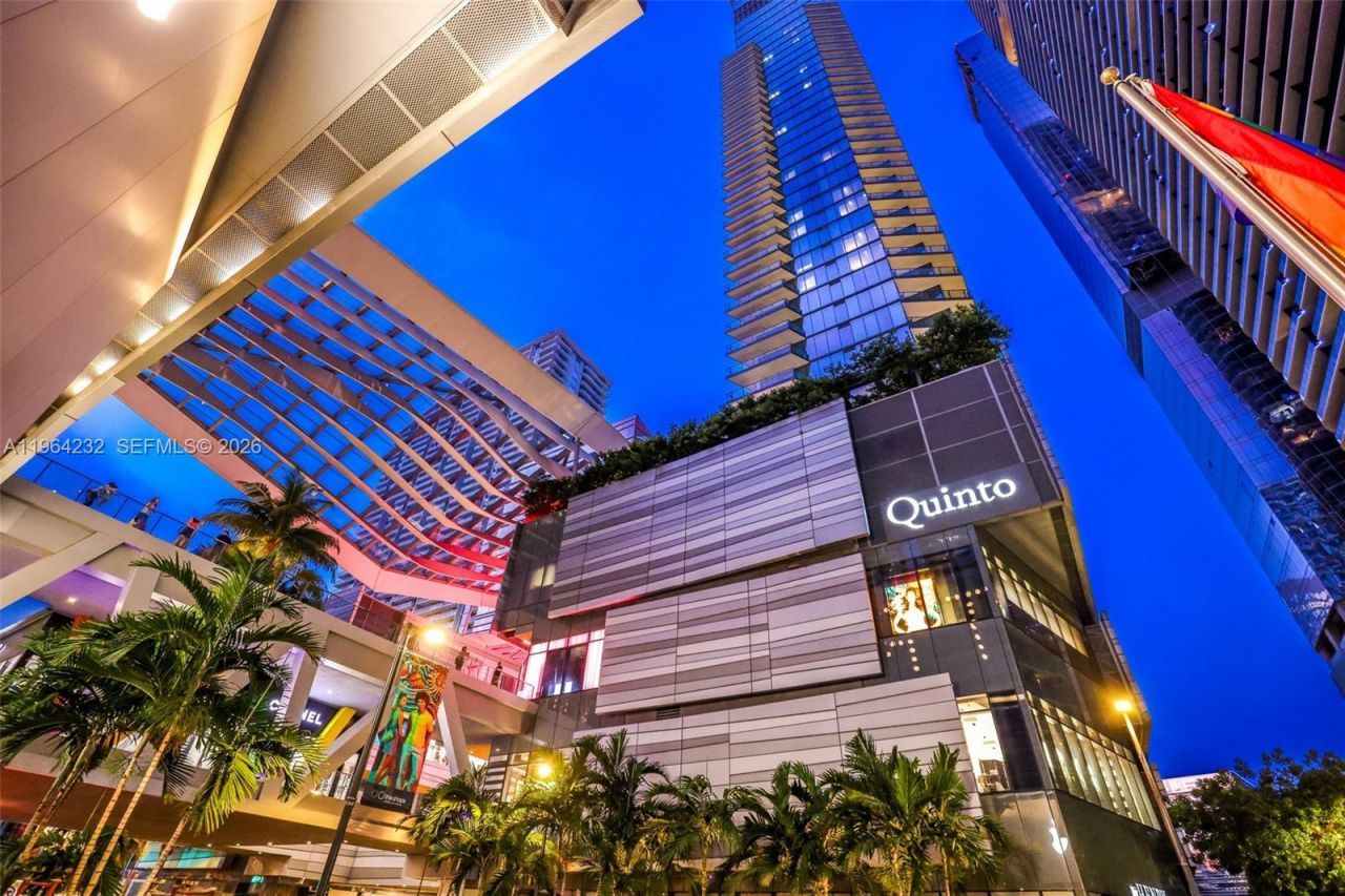 55 SW 9th St, Unit 3906, Miami, FL 33130 Photo