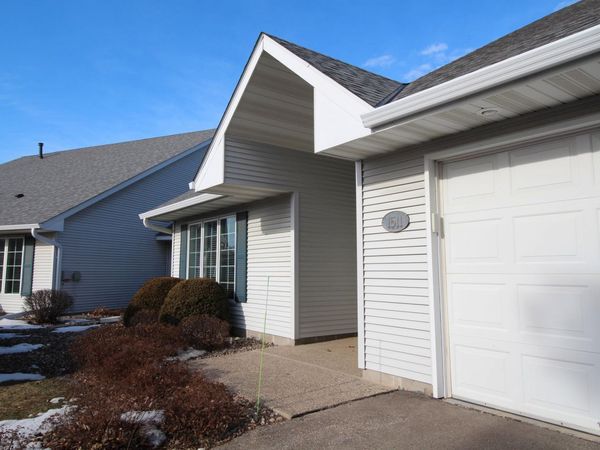 1511 Waters Edge Circle, Northfield, MN 55057