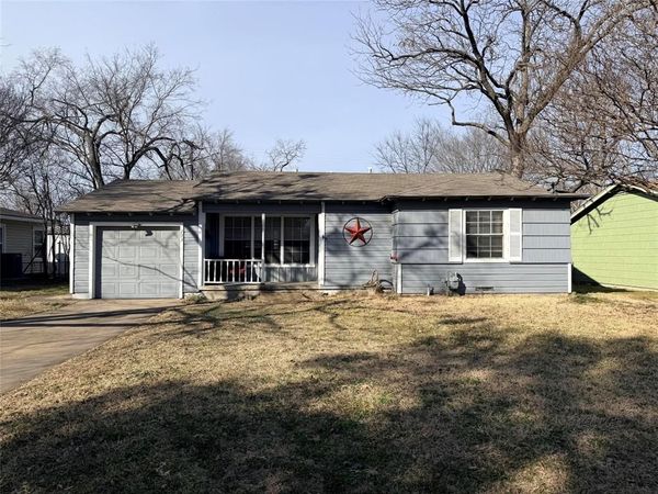 203 E 7th Street, Kaufman, TX 75142