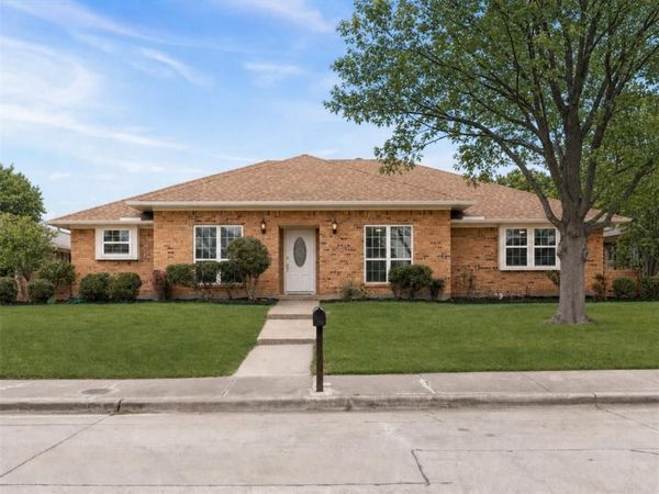 1915 Chesham Drive, Carrollton, TX 75007