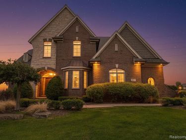8844 Ridge Drive, Washington Twp, MI 48095