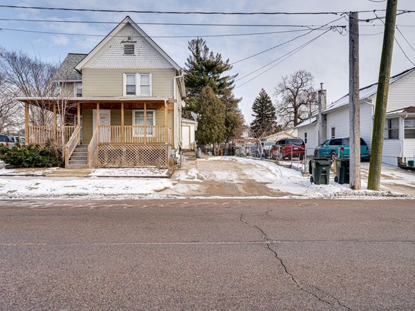 Unit A, Aurora, IL 60505